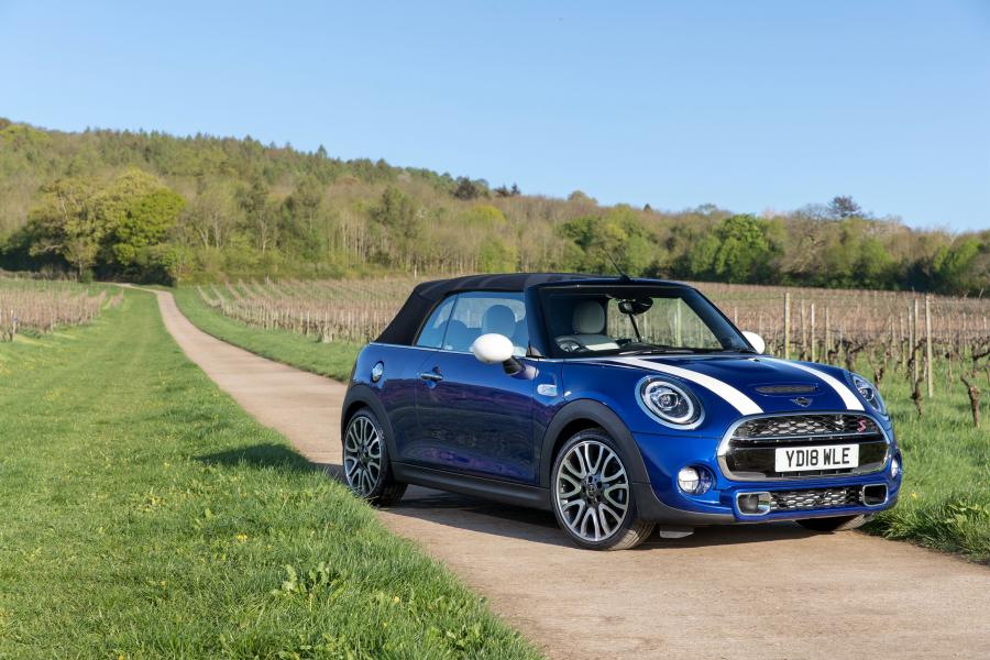 Mini Cooper S Cabrio 25th Anniversary (F57) 2018 года  (UK) (фото 11 из 22)